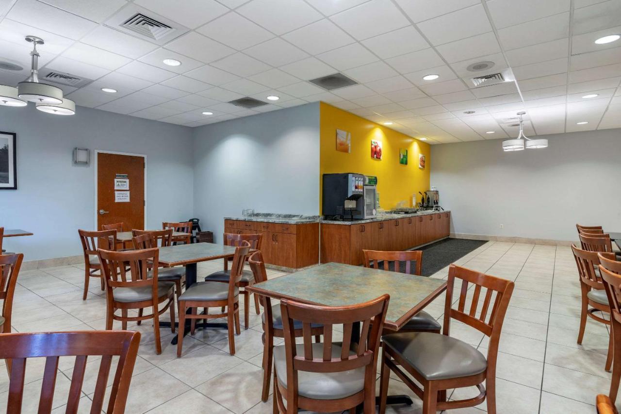 Quality Inn At Town Center Beaufort Exterior foto